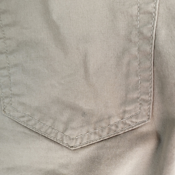 AG Adriano Goldschmied Tellis Modern Slim Khakis size 31x34 - Picture 9 of 9